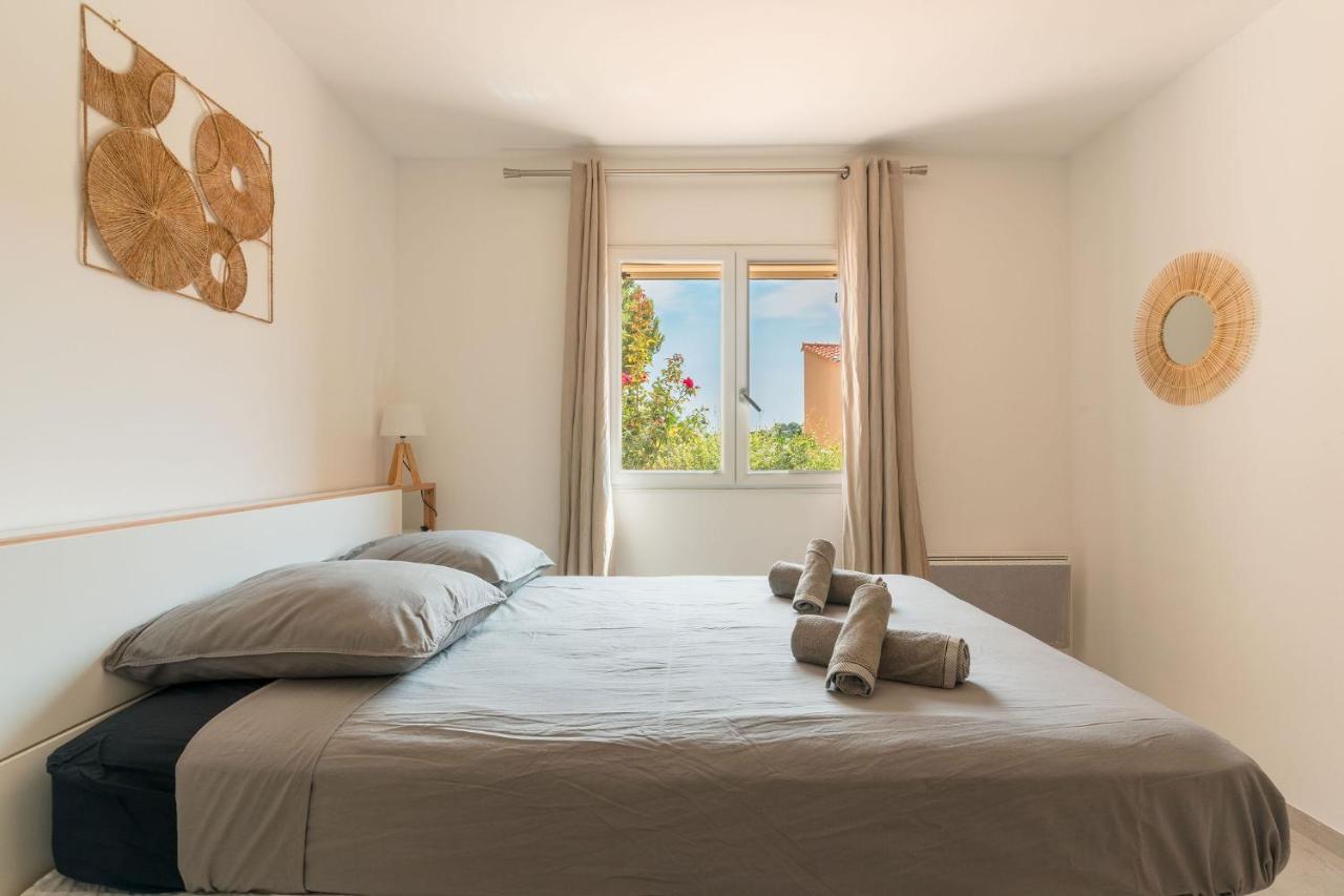 Villa vue mer presqu’île de giens Hyères Extérieur photo