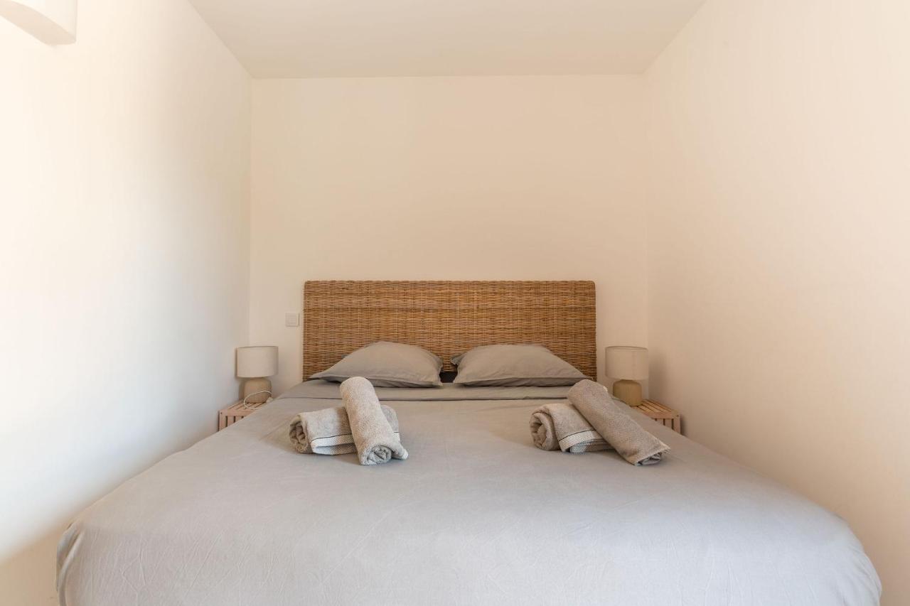 Villa vue mer presqu’île de giens Hyères Extérieur photo