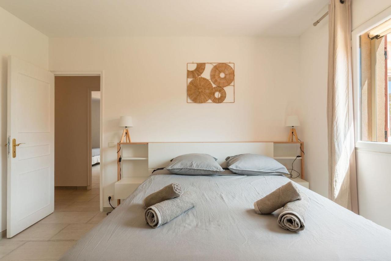 Villa vue mer presqu’île de giens Hyères Extérieur photo
